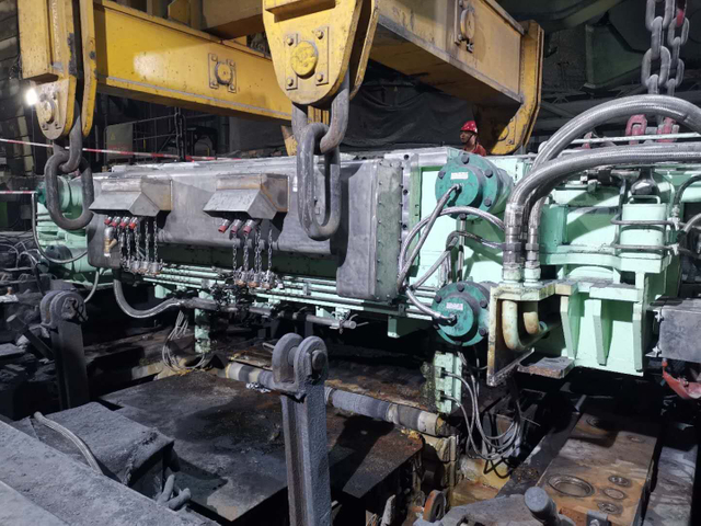 Agitatore elettromagnetico multimodale metallurgico MM-EMS nella produzione dell'acciaio